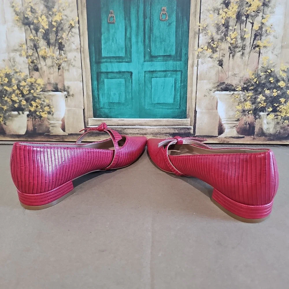 Journee Collection Womens Cait Pointed‎ Toe Ballet Flats. Size: 9. Color: Red